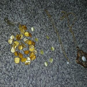 Elegant Gold and Yellow Jewelry Set